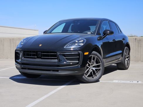 Certified 2026 Porsche Macan image 1