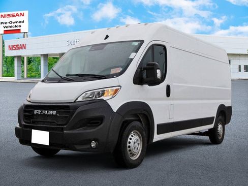 Used 2026 RAM ProMaster 2500 w/ Convenience Group FWD image 2