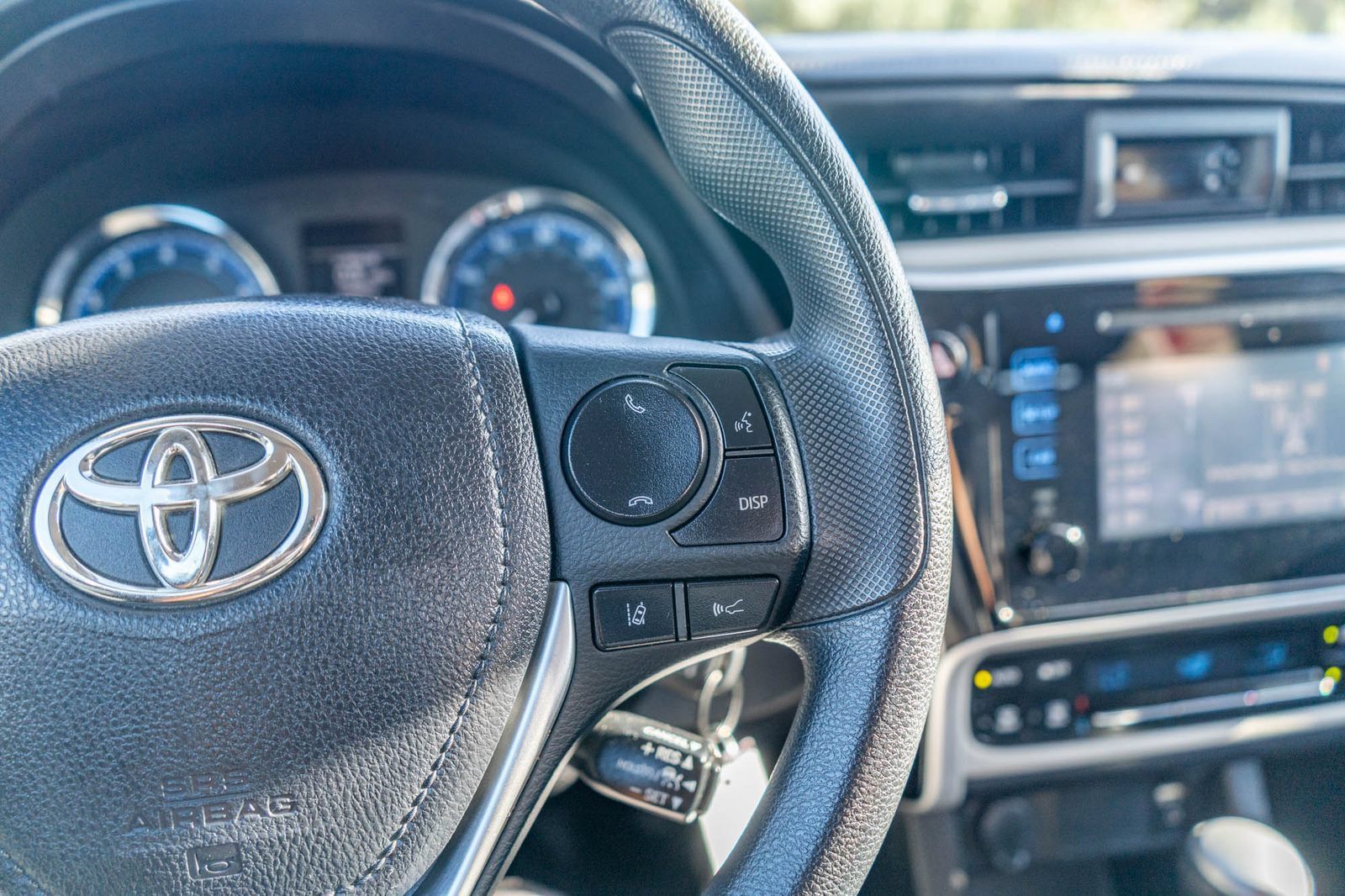 Used 2019 Toyota Corolla LE w/ Carpet Mat Package (TMS) FWD image 26