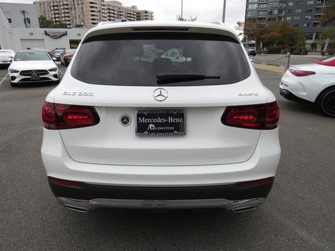 Used 2021 Mercedes-Benz GLC 300 4MATIC image 3