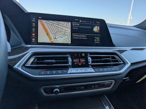 Used 2023 BMW X5 sDrive40i w/ Premium Package image 18