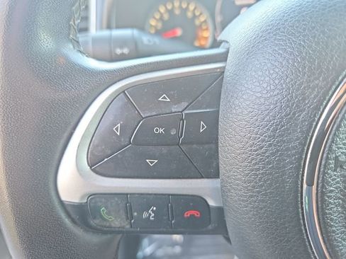 Used 2018 Jeep Renegade Latitude image 20