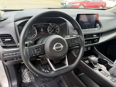 Used 2024 Nissan Rogue SV FWD image 15