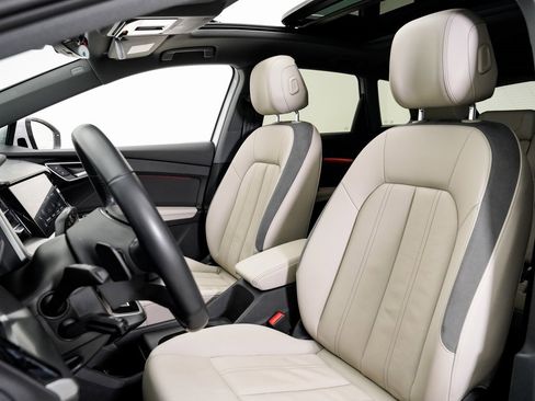 Used 2022 Audi Q4 e-tron Premium Plus image 5