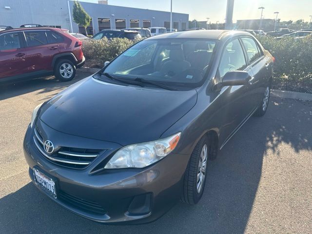 Used 2013 Toyota Corolla LE FWD image 2