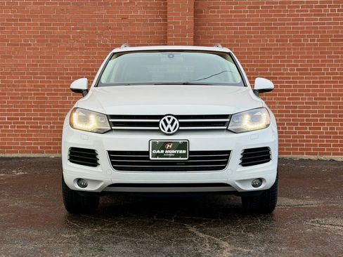 Used 2013 Volkswagen Touareg VR6 image 2