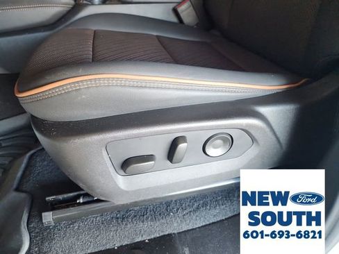 Used 2024 GMC Canyon AT4 w/ AT4 Premium Package image 30