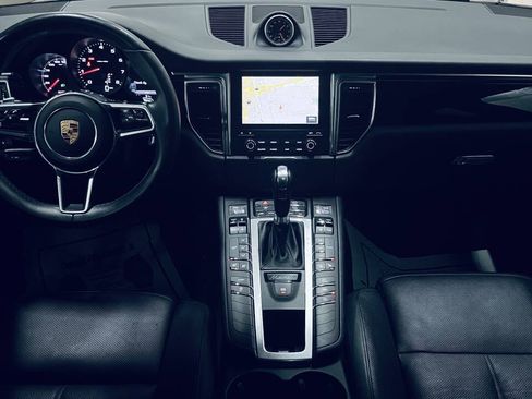 Used 2017 Porsche Macan AWD/4WD image 27