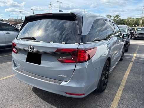 Used 2023 Honda Odyssey Sport image 3