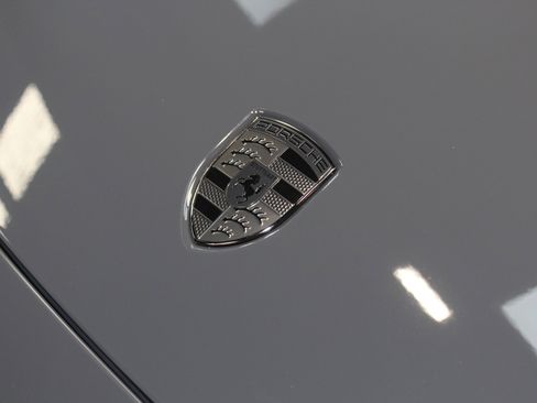 Used 2025 Porsche Macan Turbo Electric AWD/4WD image 9