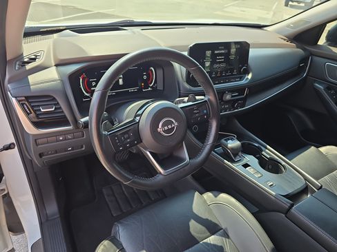 Used 2022 Nissan Rogue Platinum w/ Head-Up Display Package FWD image 17