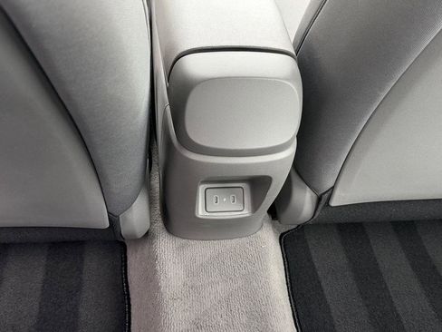 Certified 2025 Hyundai Elantra SE w/ Cargo Package image 9