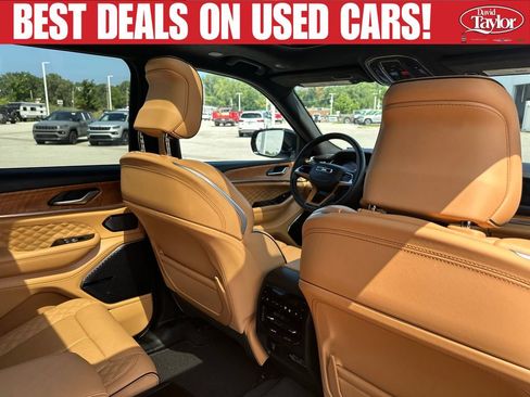 Used 2025 Jeep Grand Cherokee L Summit AWD/4WD image 35