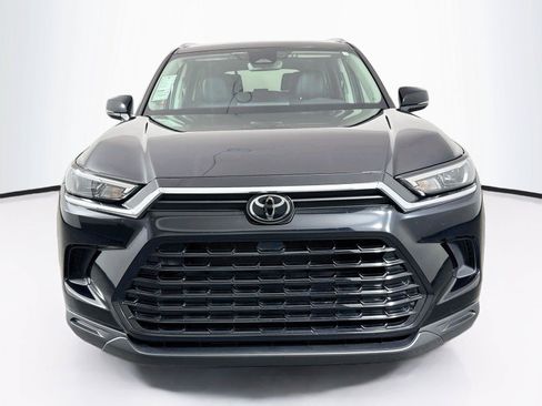 Certified 2025 Toyota Grand Highlander FWD image 9