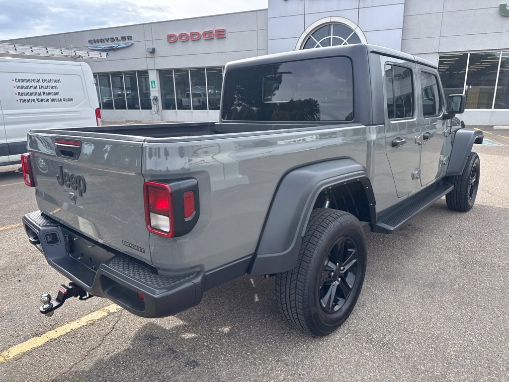 Used 2021 Jeep Gladiator Sport AWD/4WD image 9