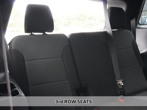 Used 2023 Chevrolet Traverse LT AWD/4WD image 7