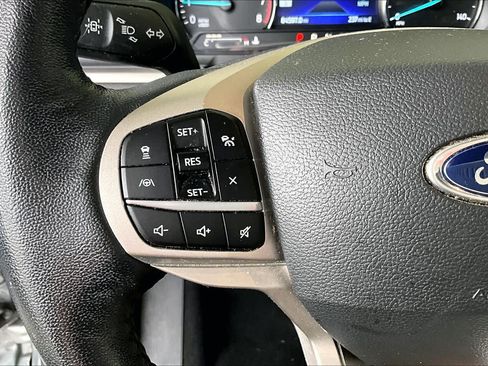 Used 2022 Ford Explorer XLT w/ Equipment Group 202A RWD image 24