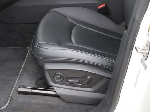 Used 2020 Audi Q8 Premium Plus w/ Premium Plus Package image 16