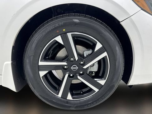 Used 2024 Nissan Sentra SV FWD image 10