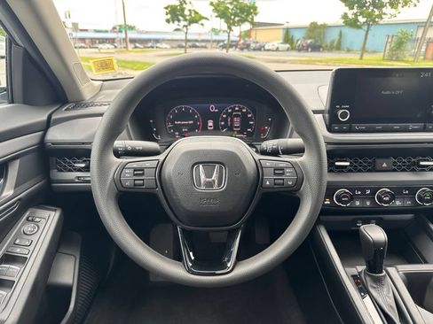 Certified 2025 Honda Accord SE image 21