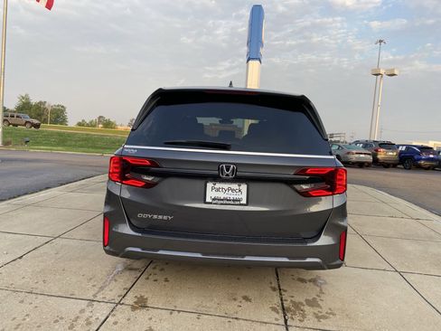 New 2026 Honda Odyssey EX-L image 9