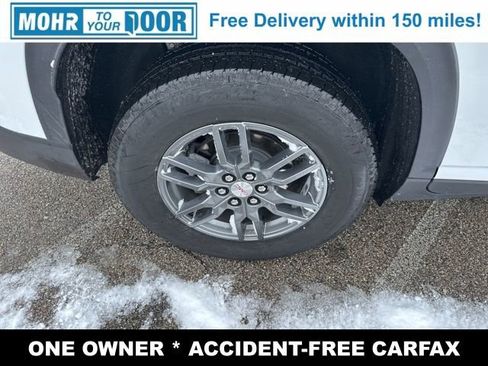 Used 2025 GMC Acadia Elevation image 9