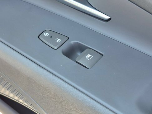 Used 2023 Hyundai Elantra SEL w/ Convenience Package FWD image 35