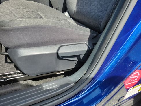 Used 2025 Nissan Kicks SV w/ SV Premium Package FWD image 19