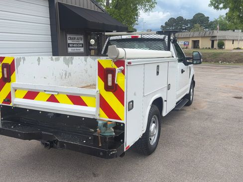 Used 2018 Ford F250 XL w/ Power Equipment Group RWD image 7