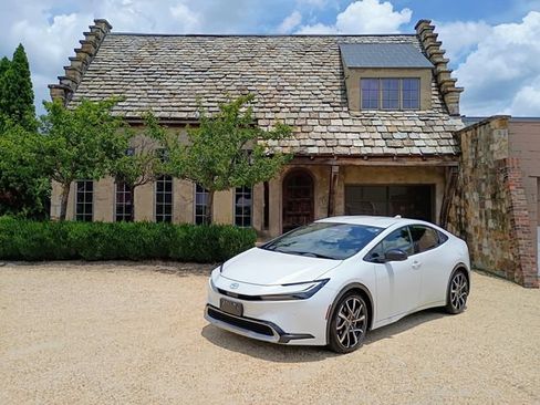 Used 2023 Toyota Prius Prime FWD image 1