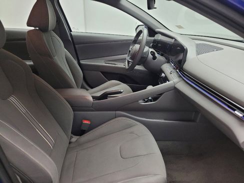 Used 2024 Hyundai Elantra SEL FWD image 21