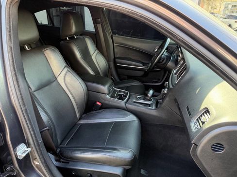 Used 2020 Dodge Charger SXT w/ Leather Interior Group image 27