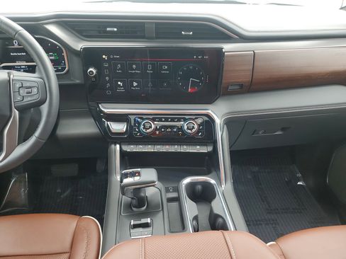 Used 2024 GMC Sierra 1500 Denali Ultimate image 10