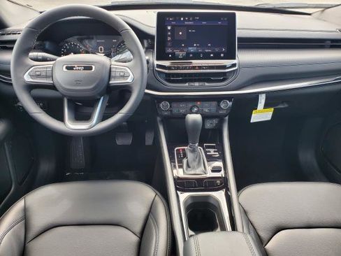 Used 2026 Jeep Compass Limited AWD/4WD image 18