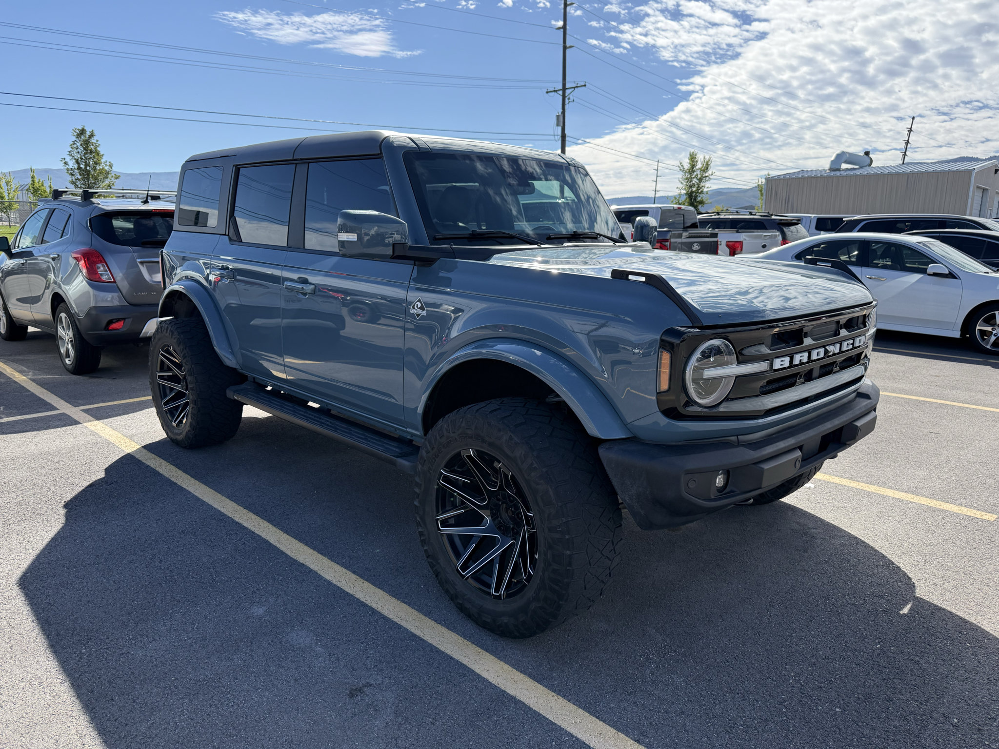 Used 2021 Ford Bronco Outer Banks AWD/4WD image 3