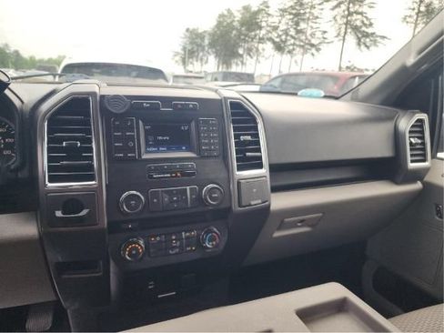 Used 2017 Ford F150 XLT RWD image 6