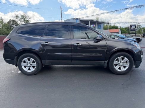 Used 2014 Chevrolet Traverse LT image 24