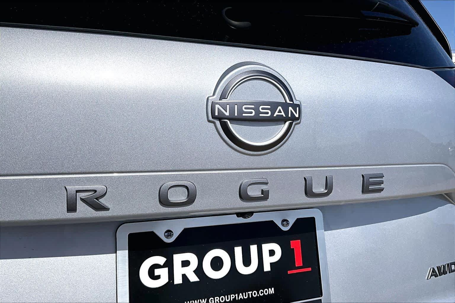 Used 2025 Nissan Rogue SV AWD/4WD image 33