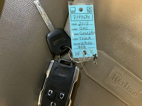 Used 2015 GMC Sierra 1500 SLT w/ SLT Crew Cab Value Package image 44