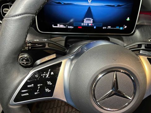 Used 2025 Mercedes-Benz C 300 4MATIC Sedan image 28