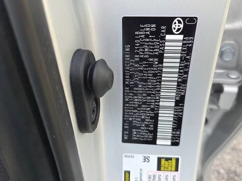 Used 2024 Toyota Corolla LE FWD image 6