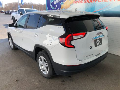 Used 2024 GMC Terrain SLE image 6