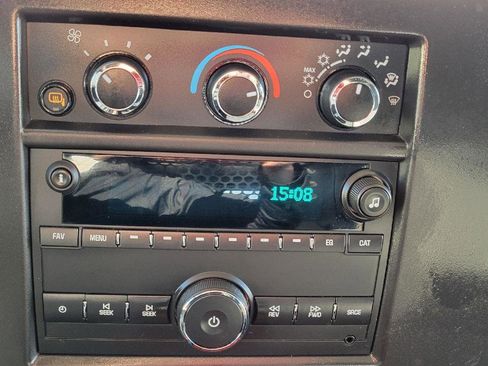 Used 2024 GMC Savana 2500 w/ Driver Convenience Package image 17