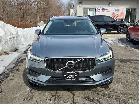 Used 2019 Volvo XC60 T5 Momentum image 2