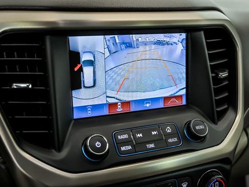 Used 2018 GMC Acadia Denali w/ Technology Package AWD/4WD image 25