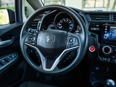 Used 2018 Honda Fit EX image 9