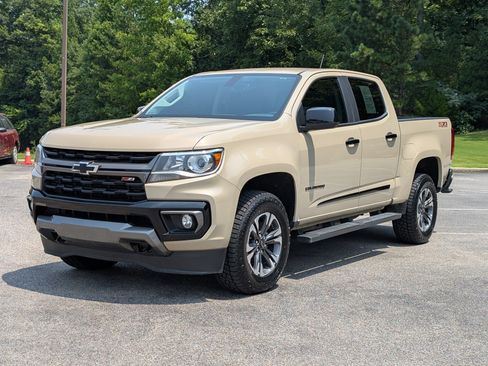 Used 2022 Chevrolet Colorado Z71 AWD/4WD image 5