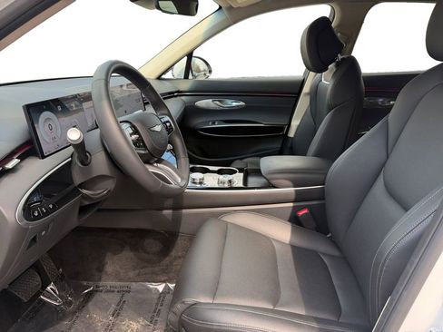 Used 2026 Genesis GV70 2.5T image 9