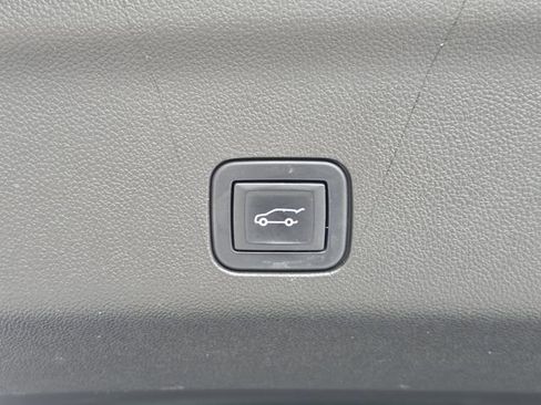 Used 2022 Chevrolet Suburban LT AWD/4WD image 12