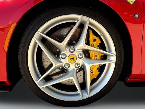 Used 2023 Ferrari F8 Tributo RWD image 28